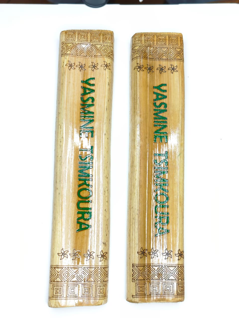 Mbiwi gravé Yasmine Tsimkoura
